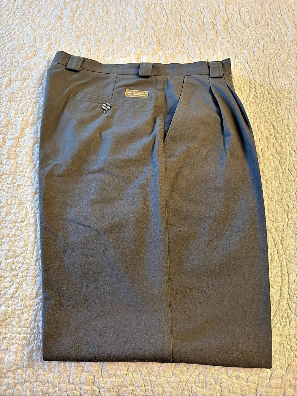 Haggar Clothing Co. Men's Army Green Pleated Casual Pants. Waist 34/32